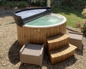 Acrylic hot tubs